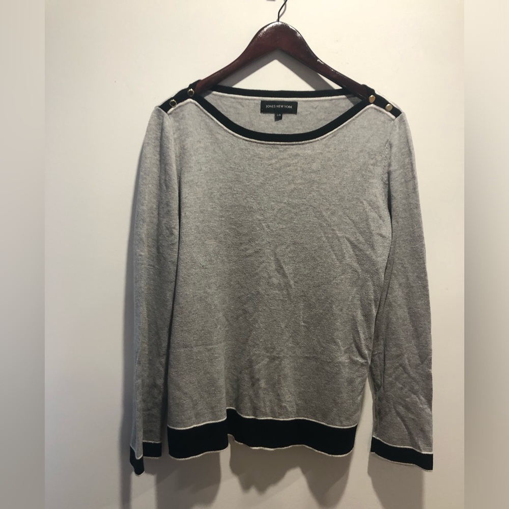 Jones New York Light Gray Crewneck Sweater with Black Trim
